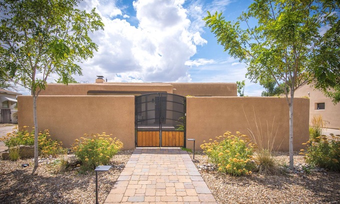 Albuquerque House | Stunning UNM/Nob Hill Charmer
