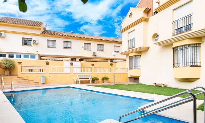 Torre de Benagalbon House | Stunning villa for 6 guests with A/C, pool, WIFI, TV, terrace and parking