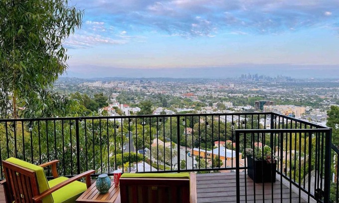 Hollywood Hills West House | Stunning View Hollywood Hills Guest House