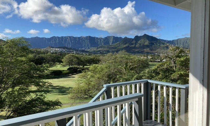 Kailua Apartment | Stunning Views: 5 min to beach and you will be amazed by the mountain views !