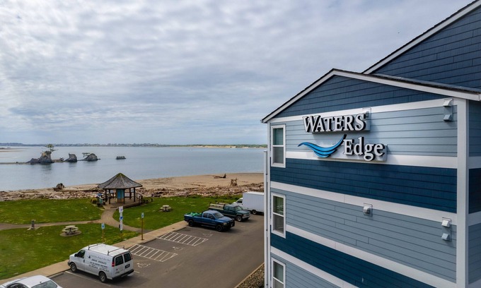 Lincoln City Condo | Stunning views, easy beach access from this bay front condo in the Taft District