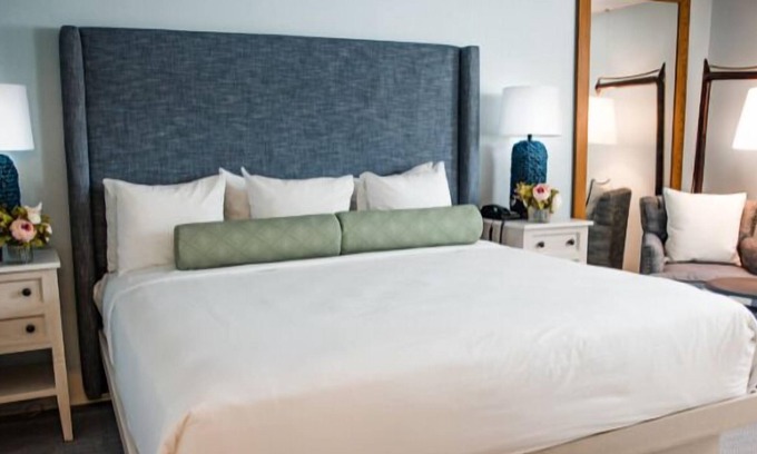 Silver Beach House | Stunning Views from Nobska Lighthouse! 2 Modern Units, FREE Parking, Pool!