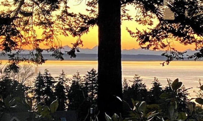 Port Townsend Apartment | Stunning views + ideal location