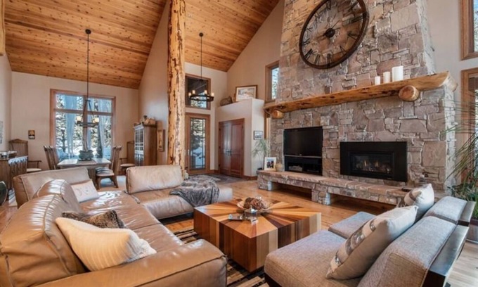 Park Meadows House | STUNNING VIEWS in 4+ Bedrooms in Luxury Home in the Heart of Park Meadows.