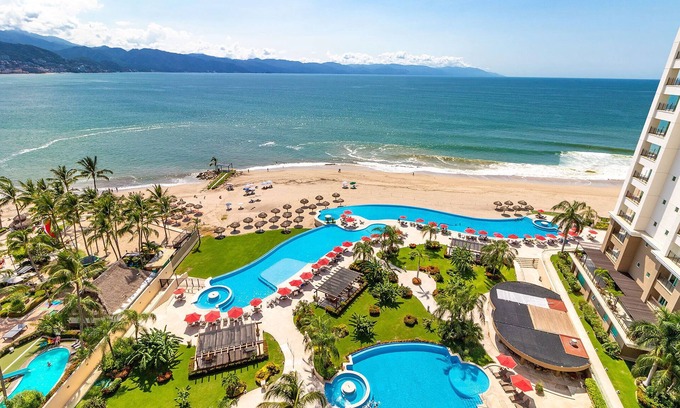 North Hotel Zone Condo | Stunning views over the bay from Grand Venetian