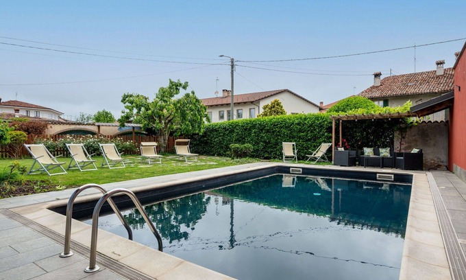 Narzole House | Stunning villa for 12 people with A/C, WIFI, pool, TV, terrace, pets allowed and parking