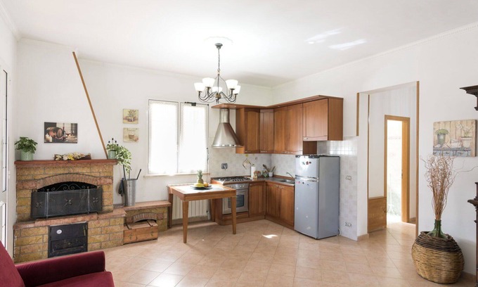 Lake Garda House | Stunning villa for 4 people with WIFI, TV, pets allowed and parking