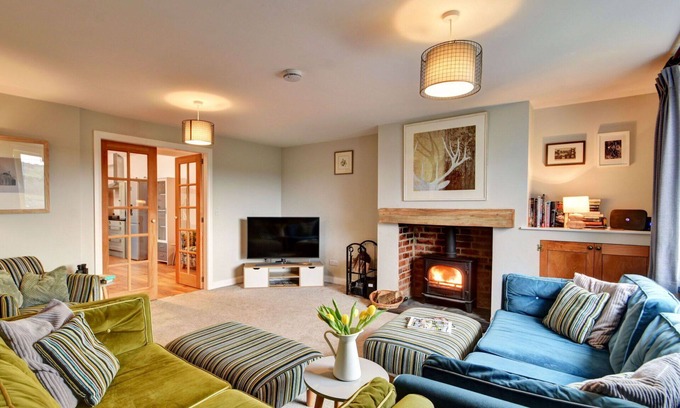 Summerbridge House | Stunning villa for 8 people with WIFI and parking