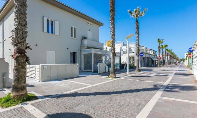 Marina di Cecina Villa | Stunning villa for 8 people with WIFI, A/C, TV, terrace and panoramic view