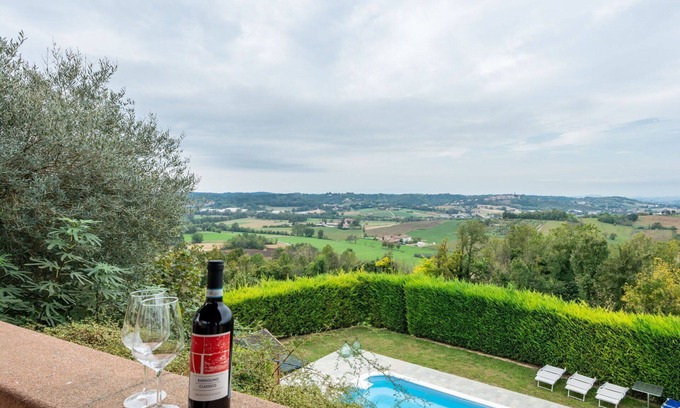 Portacomaro House | Stunning villa with WIFI, private pool, A/C, terrace, pets allowed and panoramic view