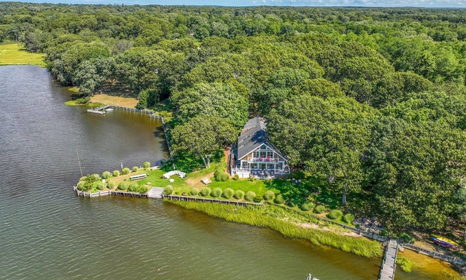 Suffolk County House | Stunning Waterfront Estate House with 270 degree sea views on 7 private acres