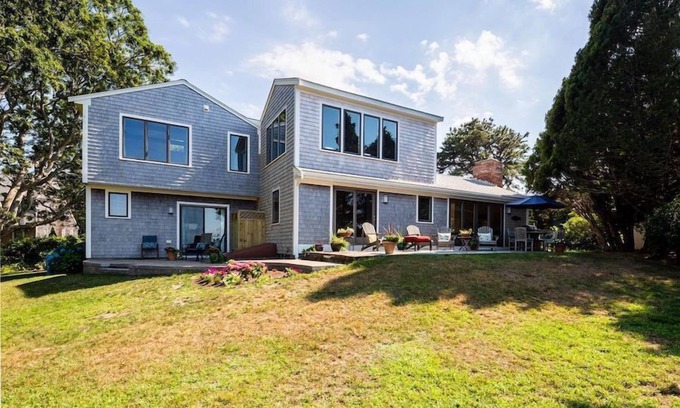 Brewster House | Stunning Waterfront Brewster Rental Close to Beach RPAM019