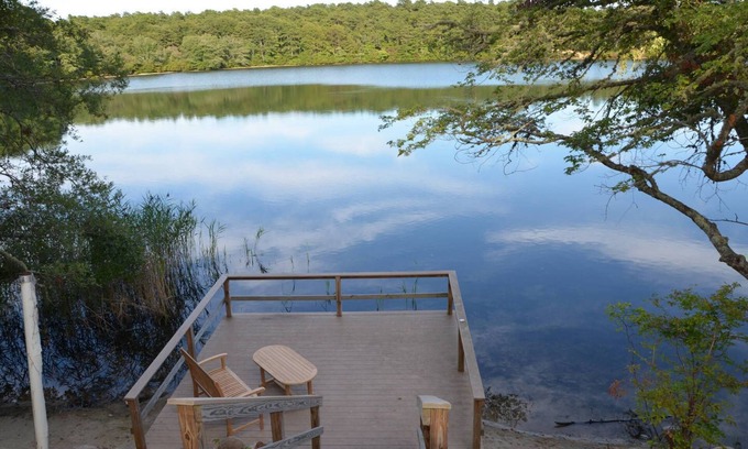 Dennis Cottage | ⭐️ STUNNING WATERFRONT ⭐️Pet Friendly 3BDRM/2BTH*FIREPIT*KAYAKS*GAS FIREPLACE*