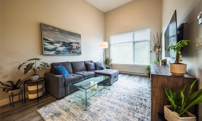 Regional District of Nanaimo Condo | Stunning West Coast Penthouse