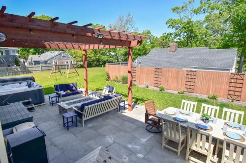 South Yarmouth House | Stunningly Decorated Home with Hot Tub