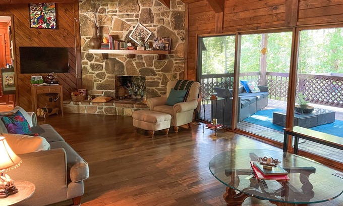 Springville House | Style and comfort in nature’s year-round paradise