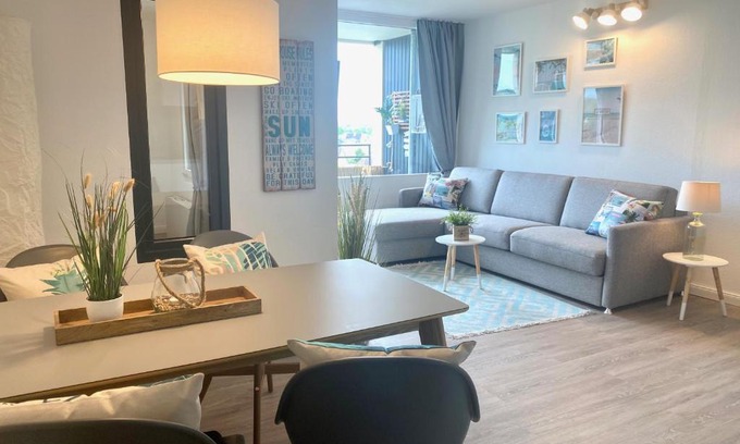 Wendtorfer Strand Apartment | Stylische Ferienwohnung TOP LAGE am Hafen, Strand und Meer