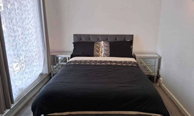 Coldharbour Apartment | Stylish 1 Bed Apartment