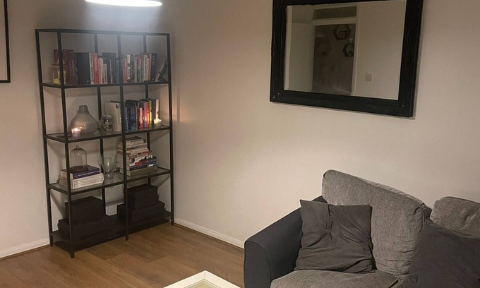 Abingdon Apartment | Stylish 1-Bed Flat -Earl's Court