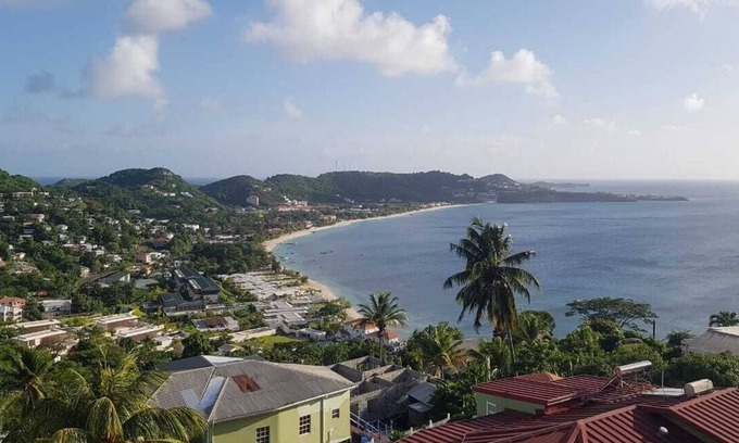 St. George's Apartment | Stylish 1 Bedroom Beach view