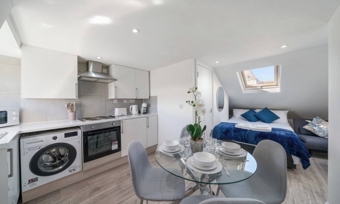 Tooting Apartment | Stylish 1- Bedroom Flat – Central Location, Steps from Tourist Attractions