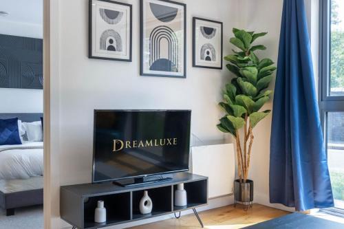 The Westside Apartment | Stylish 1 Bedroom Flat, Walk to Broad Street