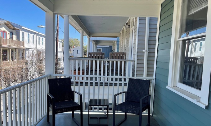 Historic Downtown Savannah Apartment | Stylish 1900s Renovated Apartments