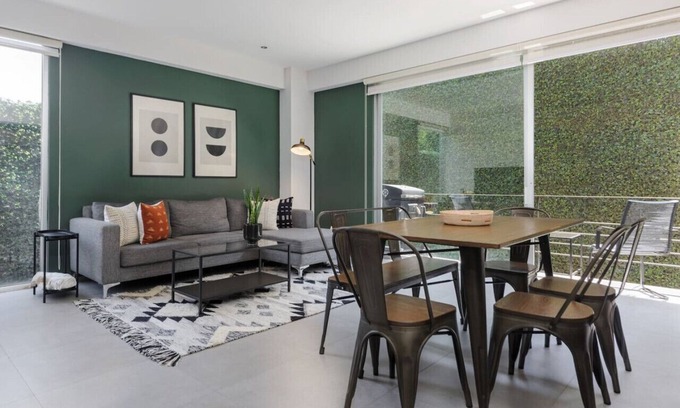 Cuauhtemoc Apartment | Stylish 2-Bdr Haven with Relaxing Balcony