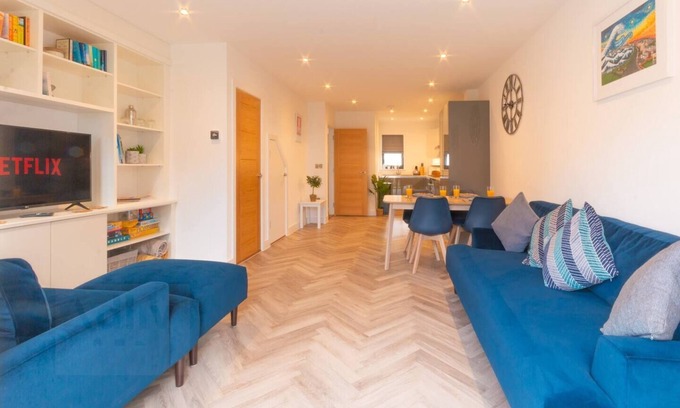 Westgate-on-Sea House | Stylish 2-bed house in Westgate-on-Sea. A stone throw from St. Mildred's Bay Beach by ADLIV