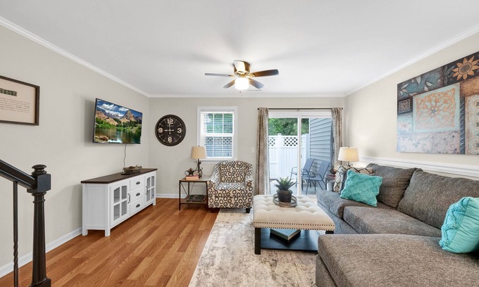 Northeast Raleigh House | Stylish 2-Bed townhouse