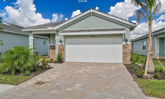 Bonita Springs House | Stylish 2-bedroom + Den house in Seasons at Bonita Pickleball Gym Community Pool
