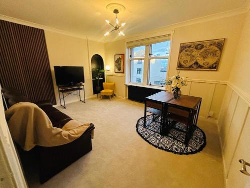 Murthill Apartment | Stylish 2-Bedroom Modern Flat