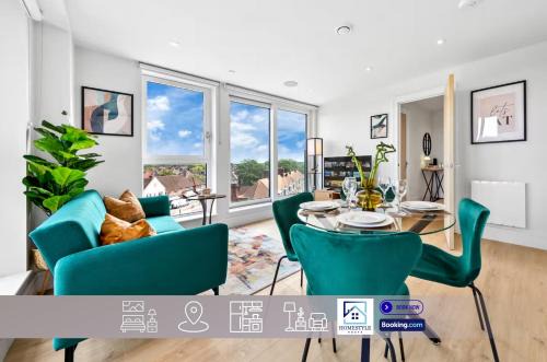Coombe Hill Apartment | Stylish 2BDR Apartment By Homestyles Hosts Short Lets & Serviced Accommodation Wimbledon With Free Parking & Free WiFi