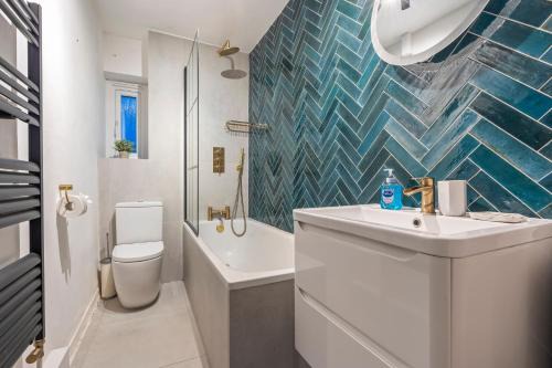 Munster Apartment | Stylish 2Bed Apartment Fulham, Wifi, Parking