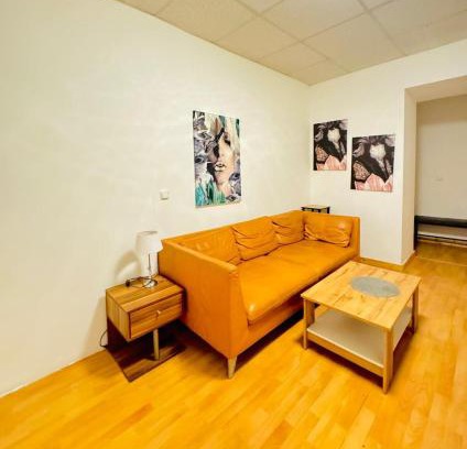 Liesing Apartment | Stylish 2BR apartment Direct City Access