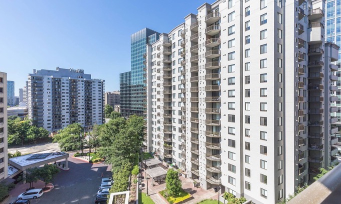 Crystal City Apartment | Stylish 2BR Haven - Minutes from DC & Airport