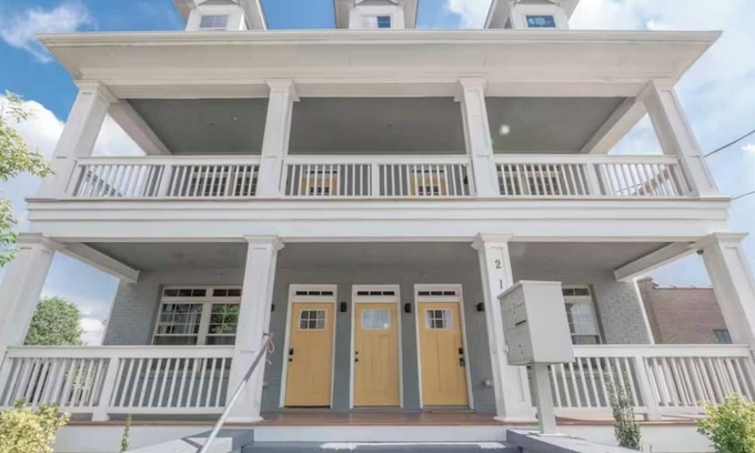 Downtown Apartment | Stylish 2BR in Downtown Durham – Walk to Dining, DPAC & Nightlife!