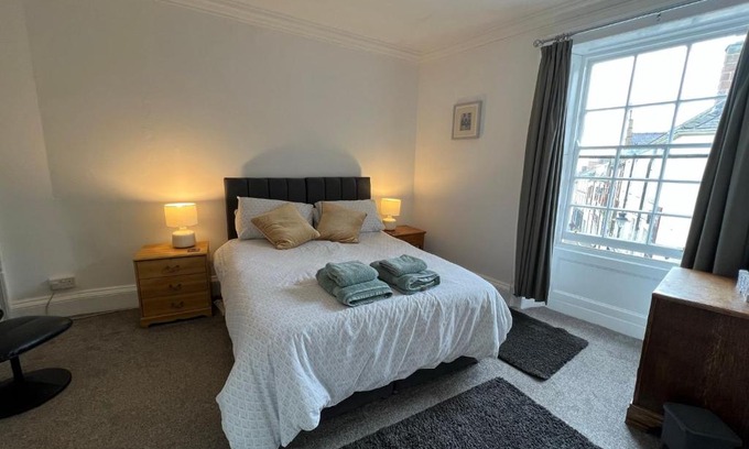 Dumfries Apartment | Stylish 2nd Floor Georgian 1 Bedroom Apartment