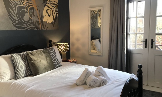 Preston House | Stylish 3-bed Preston home for relaxing comfy stay