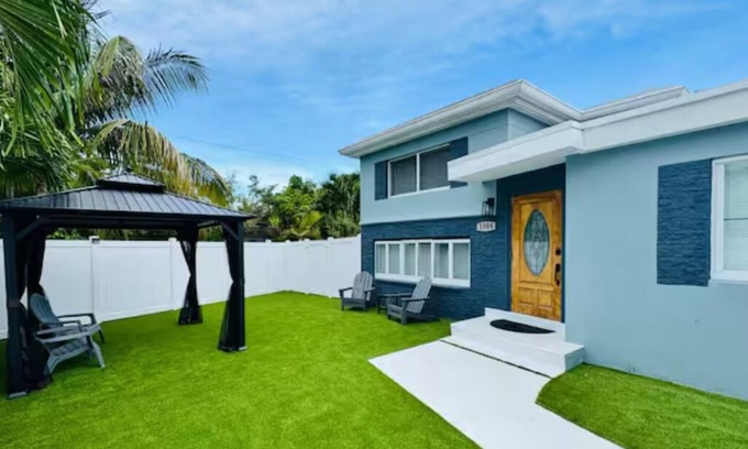 Edgewood House | Stylish 3-Bedroom Fort Lauderdale Home/Wi-Fi, A/C & 5–10 Min from Airport!
