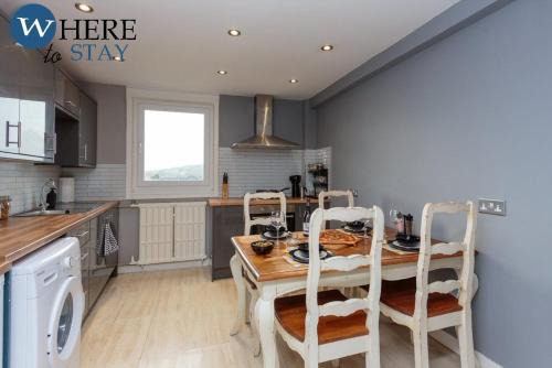 Gorgie Apartment | Stylish 3 Bedroom Apartment, Edinburgh