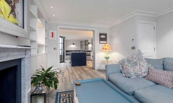 Kensington House | Stylish 3-Bedroom Terrace House Near Earls Court