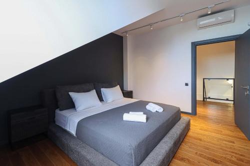 Avlabari Apartment | Stylish 3BR Duplex in Avlabari - By Wehost