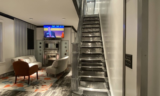 Camden House | Stylish 4 bedroom home near Philadelphia