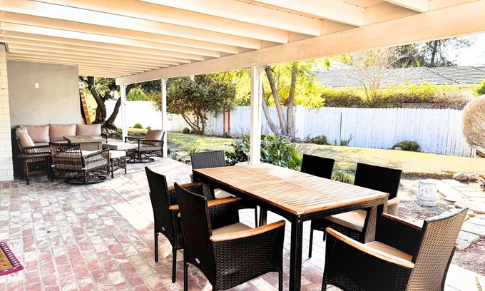 Woodland Hills House | Stylish 4BR/2.5BTR Haven for Families with Garage space for long terms