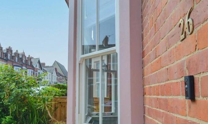 Saltburn-by-the-Sea House | Stylish and Comfortable 5 Bedroom Victorian Beach House in Saltburn By The Sea