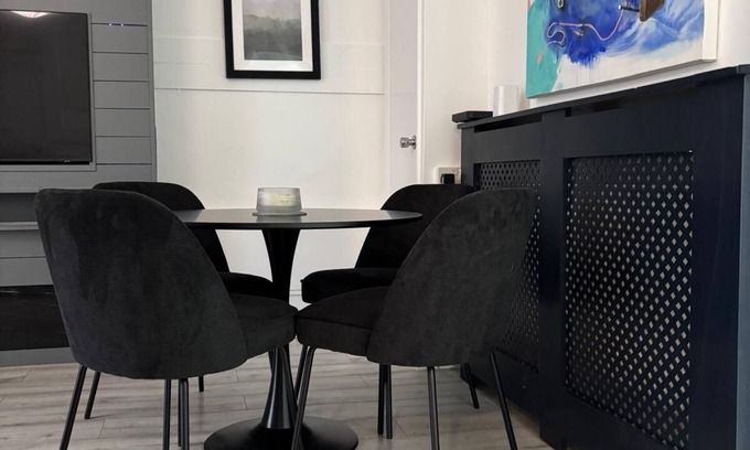 Canning Town North Apartment | Stylish and Cosy 1 bed Apartment East London