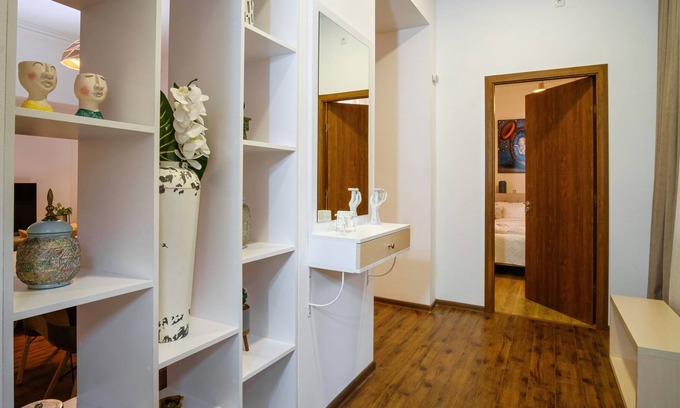 Sololaki Apartment | Stylish and cozy apartment in Sololaki, near Liberty Square