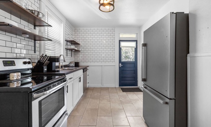 Clifton Heights House | ☆Stylish and Cozy☆Central Location ☆Near Downtown☆