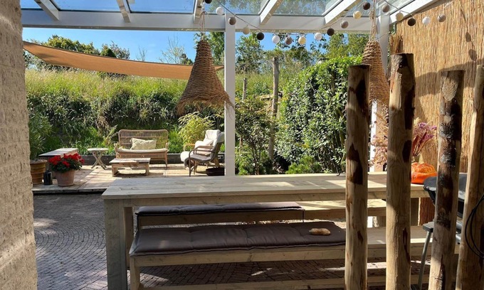 Ouddorp House | Stylish and modern bungalow within walking distance (1.5 km) from the beach.